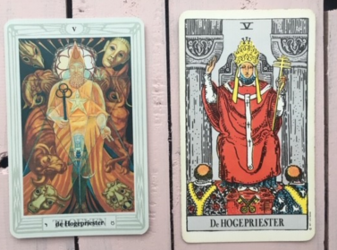 De Hogepriesters uit het Crowley en Waite Tarot deck
